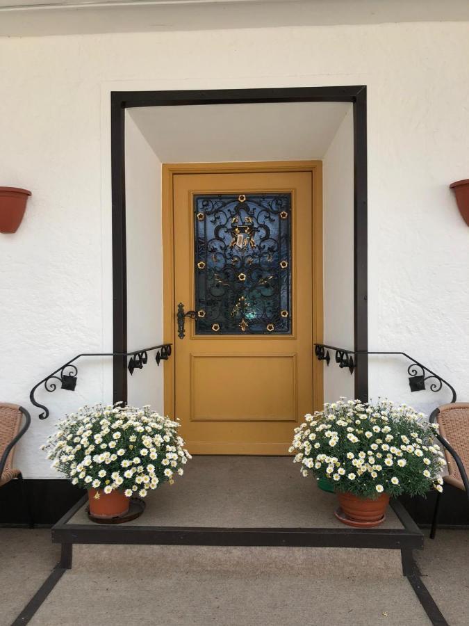 Gaestehaus U Ferienwohnungen Veronika Incl Fruehstuecksbuffet Und Koenigscard Mit 200 Kostenlosen Attraktionen Унтераммергау Экстерьер фото