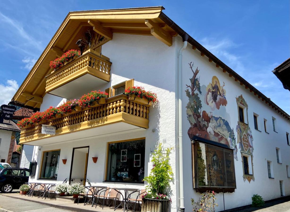 Gaestehaus U Ferienwohnungen Veronika Incl Fruehstuecksbuffet Und Koenigscard Mit 200 Kostenlosen Attraktionen Унтераммергау Экстерьер фото