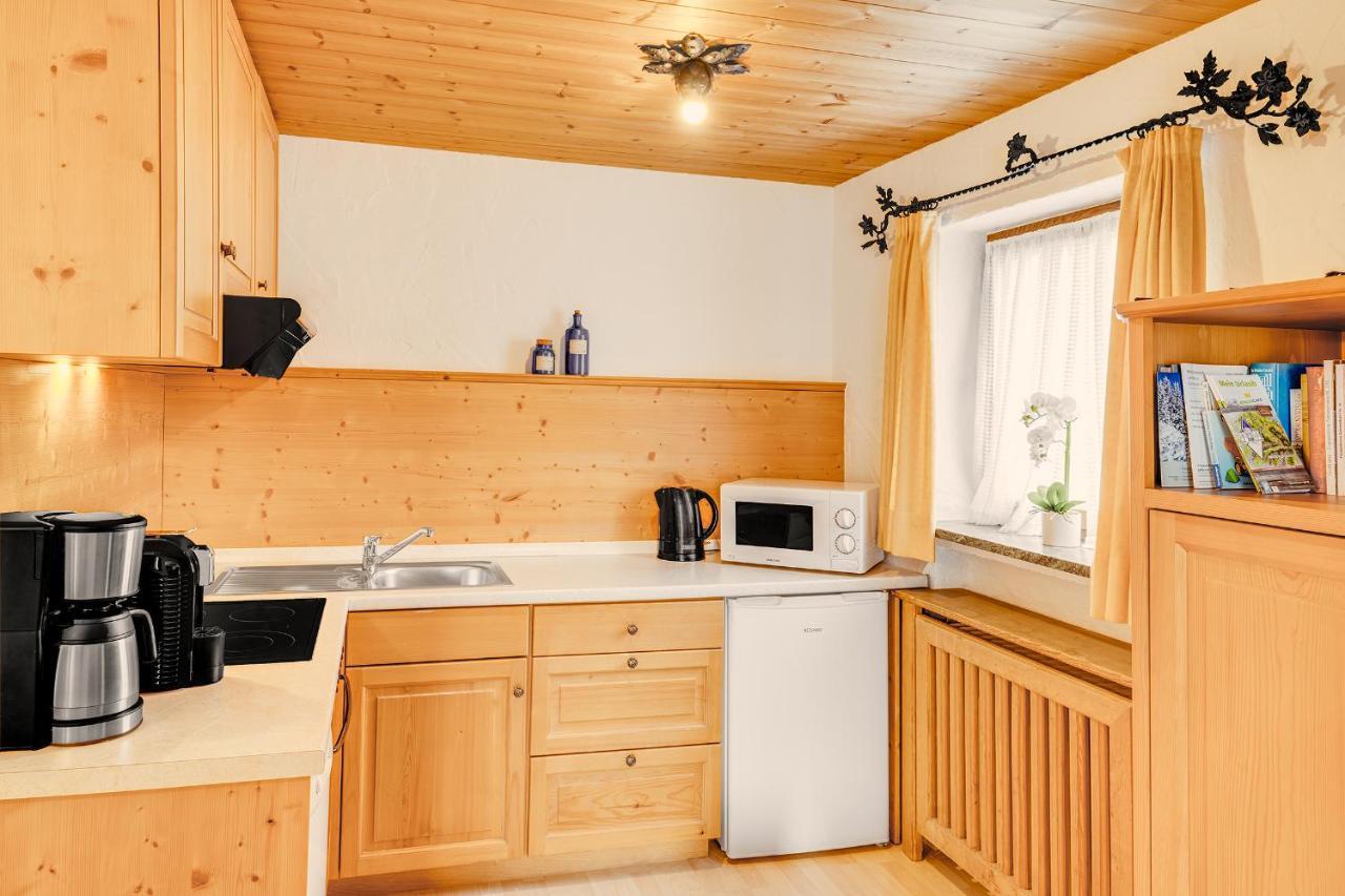 Gaestehaus U Ferienwohnungen Veronika Incl Fruehstuecksbuffet Und Koenigscard Mit 200 Kostenlosen Attraktionen Унтераммергау Экстерьер фото