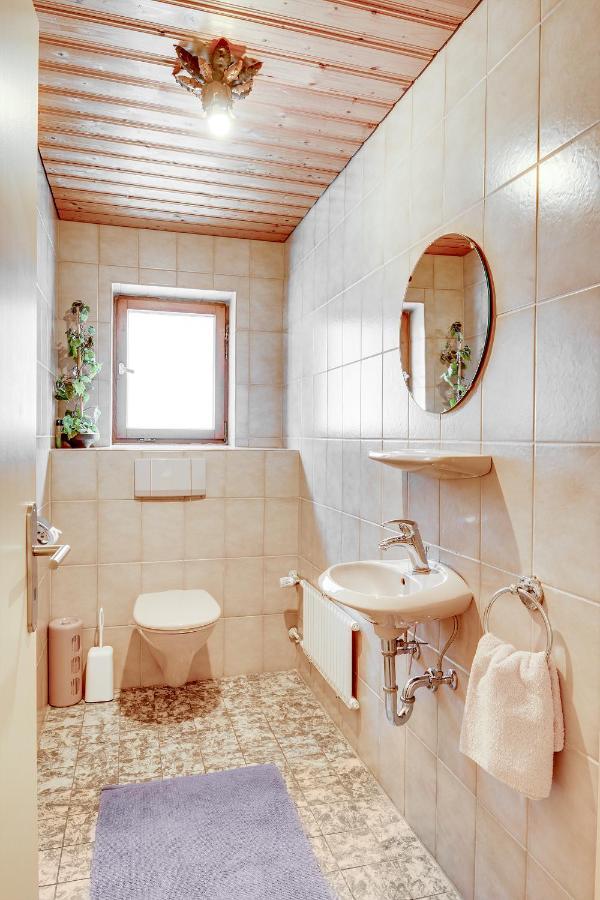 Gaestehaus U Ferienwohnungen Veronika Incl Fruehstuecksbuffet Und Koenigscard Mit 200 Kostenlosen Attraktionen Унтераммергау Экстерьер фото