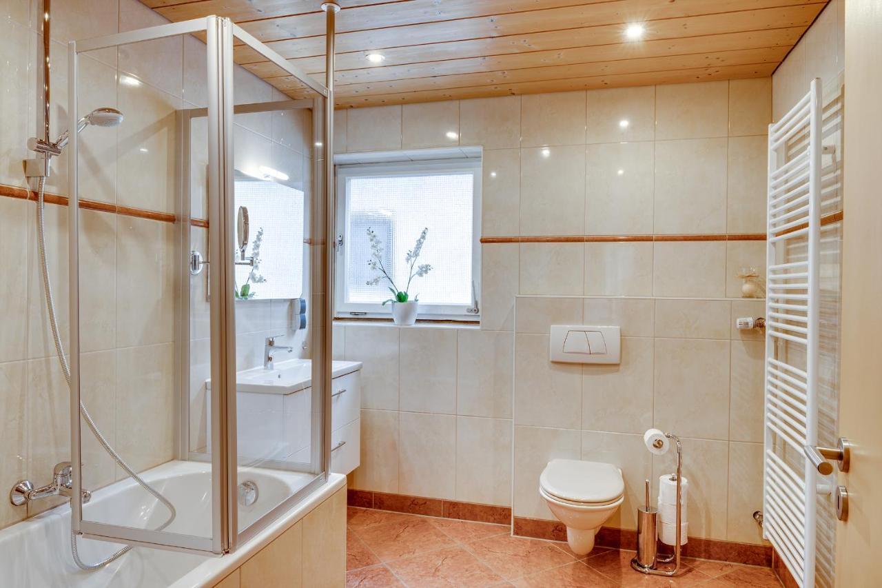 Gaestehaus U Ferienwohnungen Veronika Incl Fruehstuecksbuffet Und Koenigscard Mit 200 Kostenlosen Attraktionen Унтераммергау Экстерьер фото