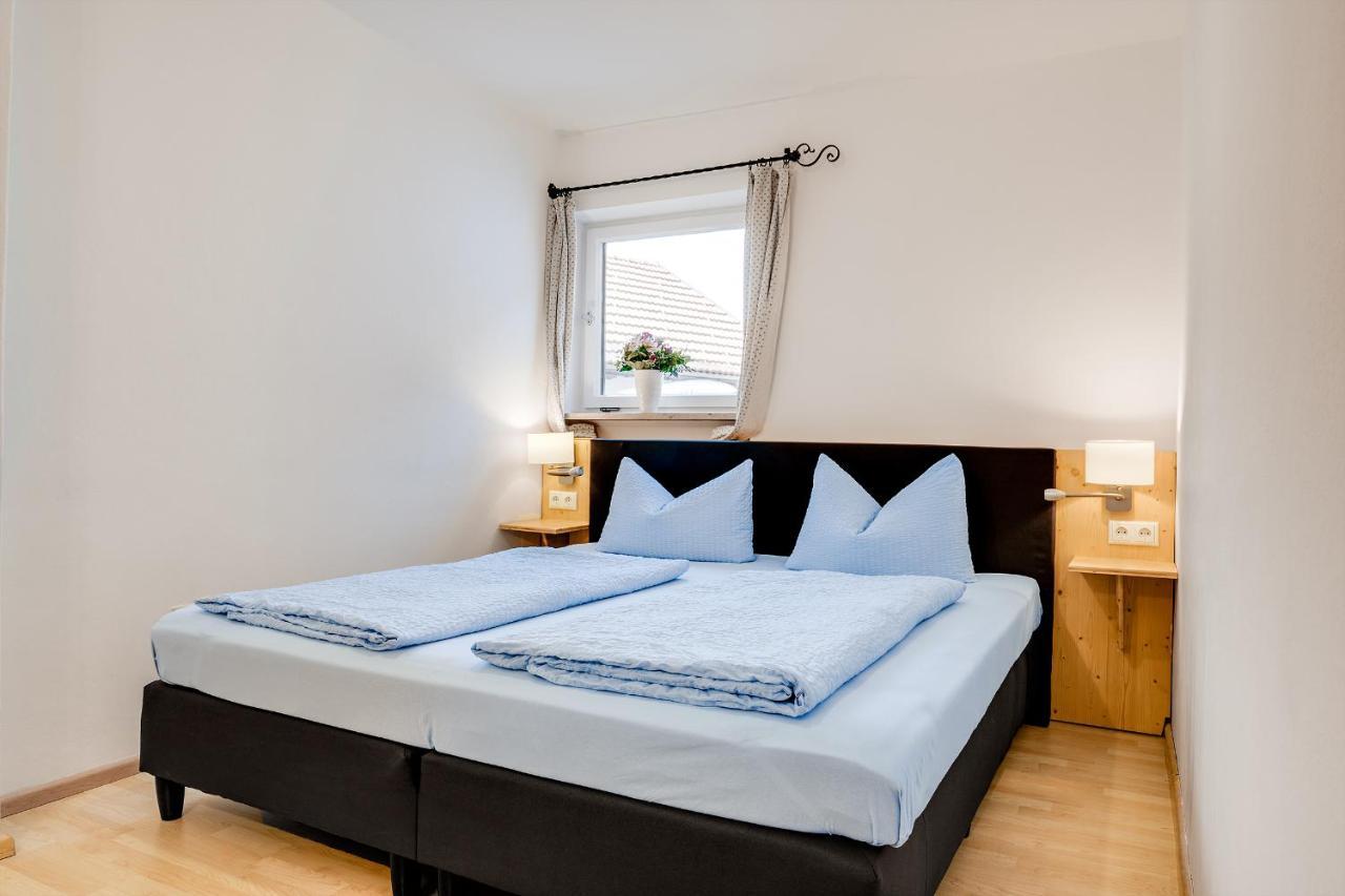 Gaestehaus U Ferienwohnungen Veronika Incl Fruehstuecksbuffet Und Koenigscard Mit 200 Kostenlosen Attraktionen Унтераммергау Экстерьер фото
