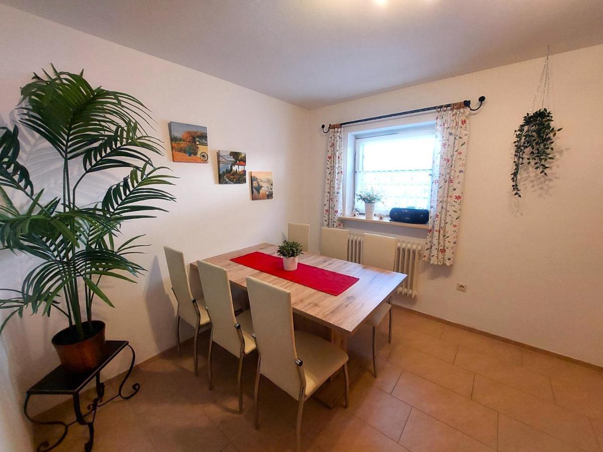 Gaestehaus U Ferienwohnungen Veronika Incl Fruehstuecksbuffet Und Koenigscard Mit 200 Kostenlosen Attraktionen Унтераммергау Экстерьер фото