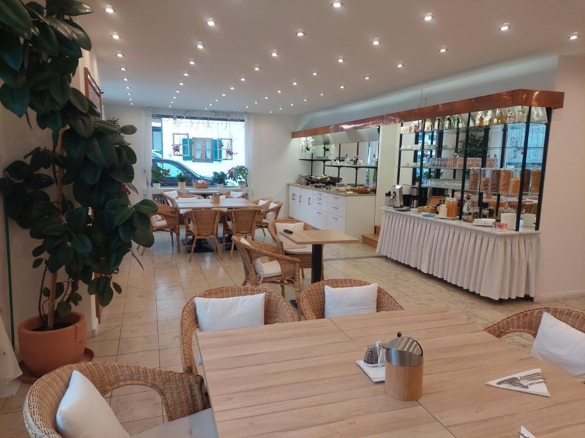Gaestehaus U Ferienwohnungen Veronika Incl Fruehstuecksbuffet Und Koenigscard Mit 200 Kostenlosen Attraktionen Унтераммергау Экстерьер фото