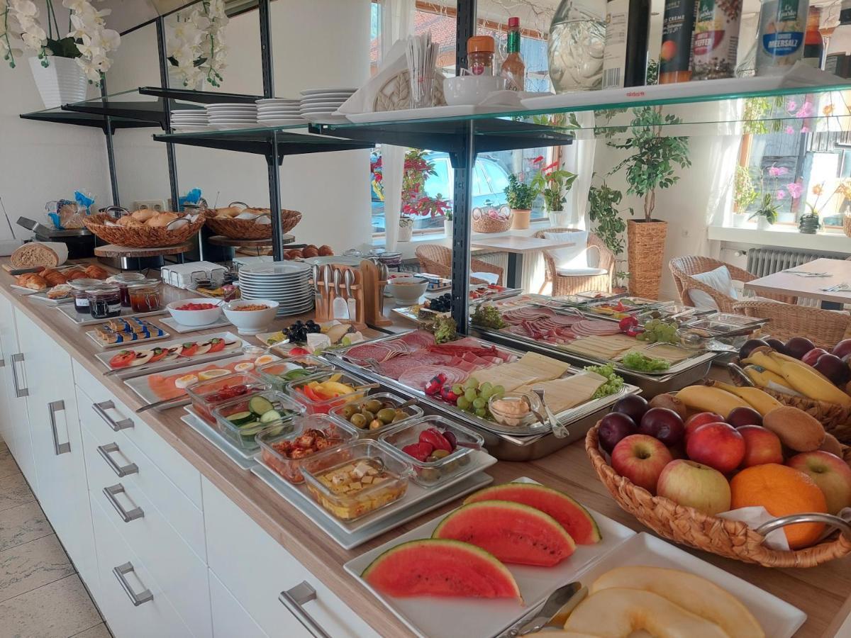 Gaestehaus U Ferienwohnungen Veronika Incl Fruehstuecksbuffet Und Koenigscard Mit 200 Kostenlosen Attraktionen Унтераммергау Экстерьер фото