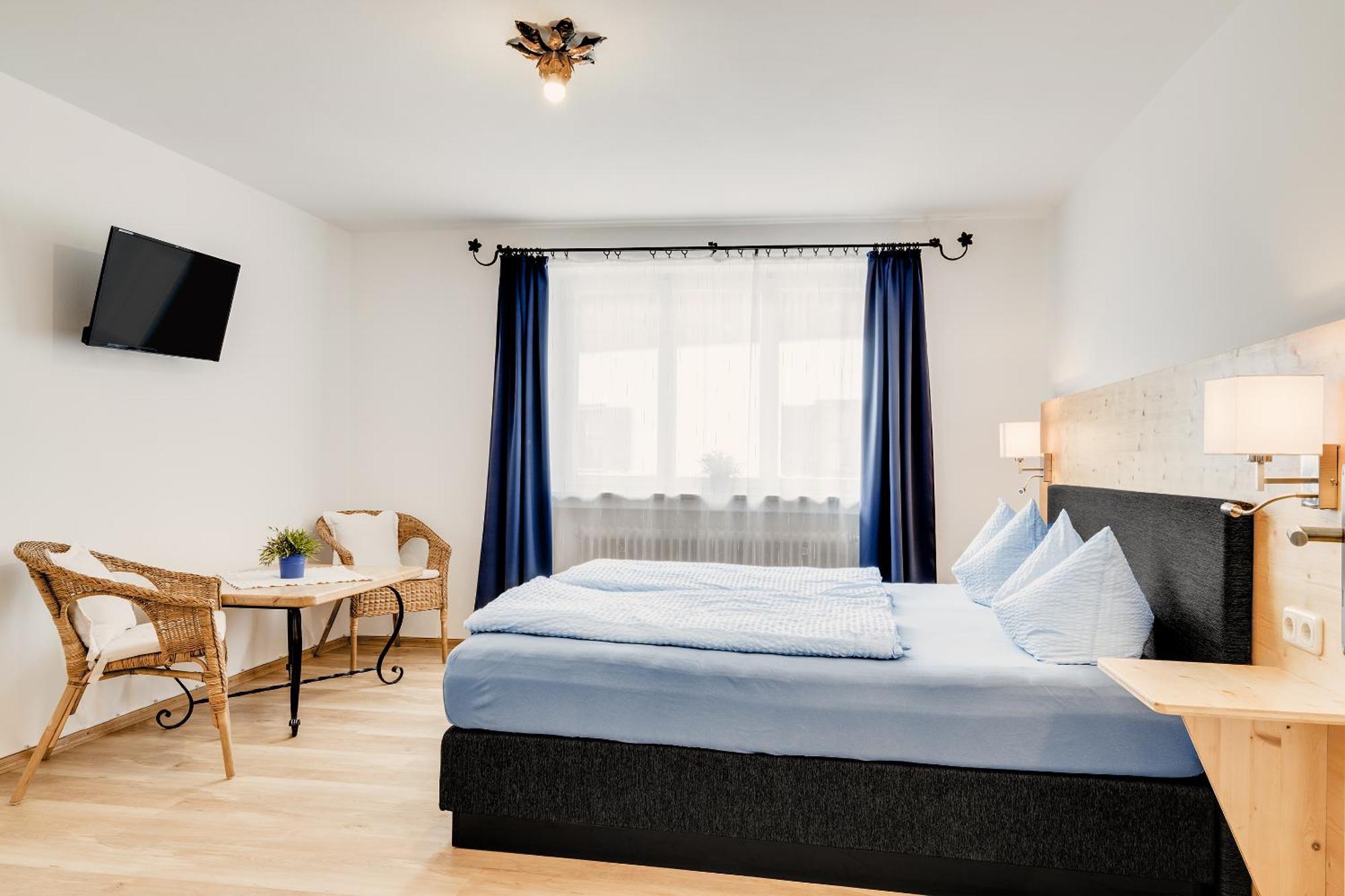 Gaestehaus U Ferienwohnungen Veronika Incl Fruehstuecksbuffet Und Koenigscard Mit 200 Kostenlosen Attraktionen Унтераммергау Экстерьер фото
