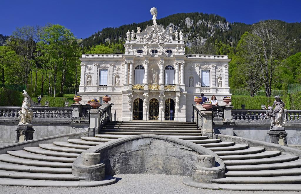 Gaestehaus U Ferienwohnungen Veronika Incl Fruehstuecksbuffet Und Koenigscard Mit 200 Kostenlosen Attraktionen Унтераммергау Экстерьер фото
